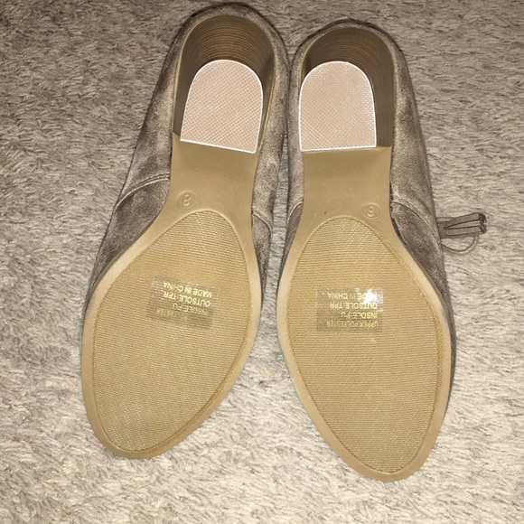 Brand New Taupe Lace-up Bootie size 8 - Picture 4 of 6